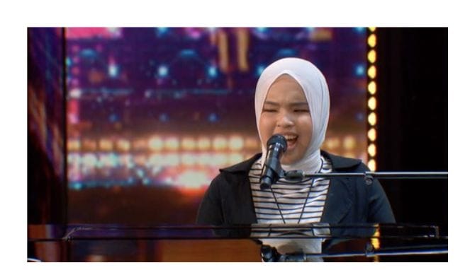 Putri Ariani - Penyanyi Tunanetra yang Mendunia